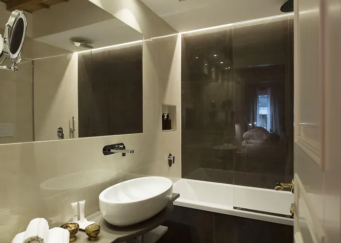 Palazzo Caruso 4*